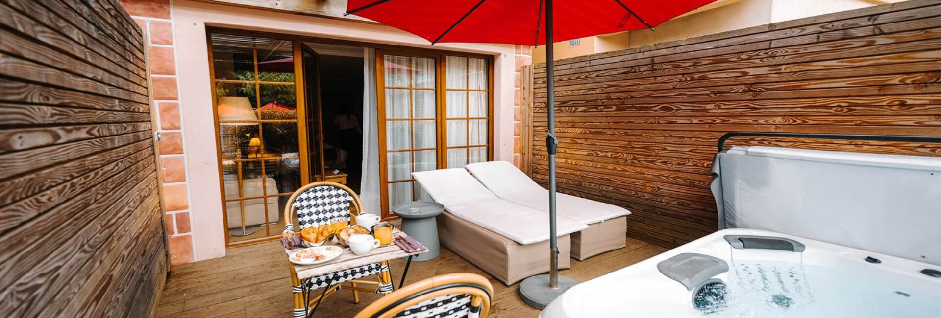 Chambres romantiques avec jacuzzi privatif