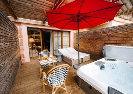Romantic rooms with private Jacuzzi