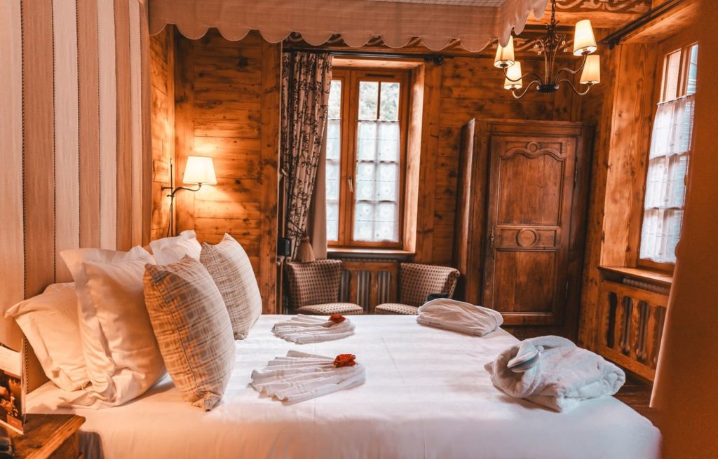 chambre alsacienne, les violettes