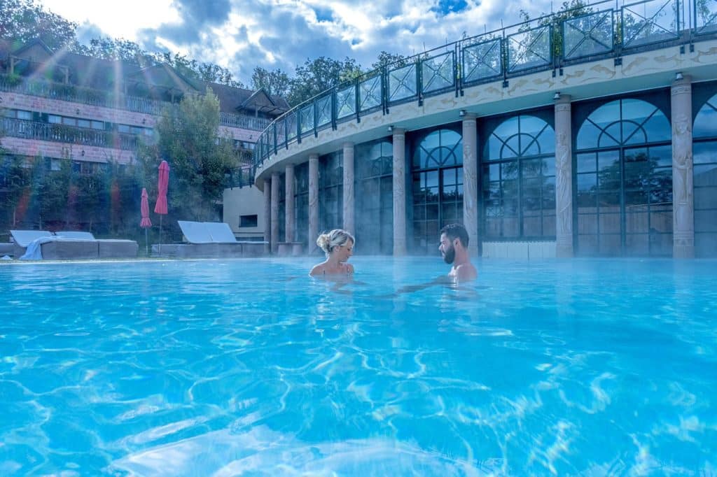 Piscine extérieure, les violettes à Jungholtz