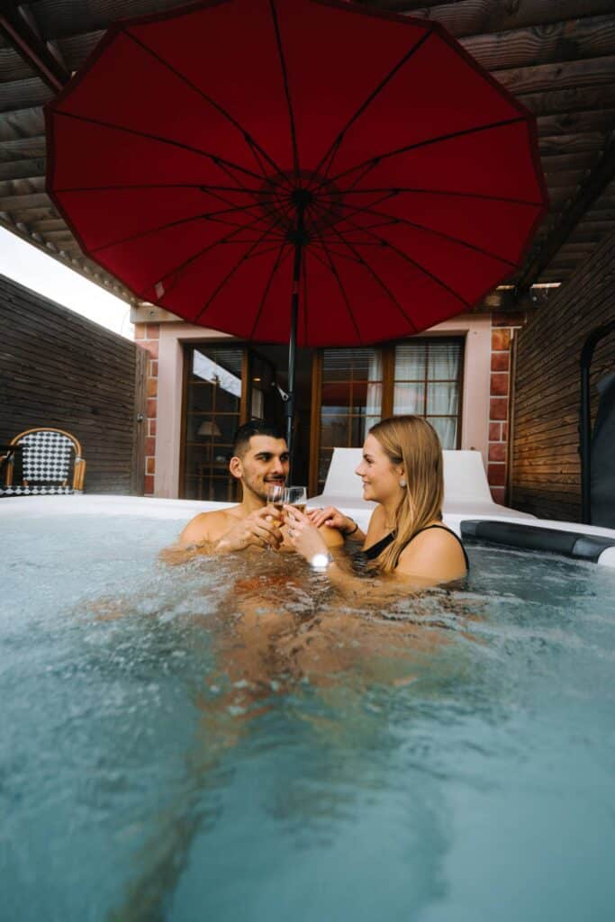 Chambre romantique avec jacuzzi privatif – Hôtel Spa Haut-Rhin