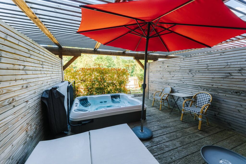 Chambre romantique avec jacuzzi privatif – Hôtel Spa Alsace