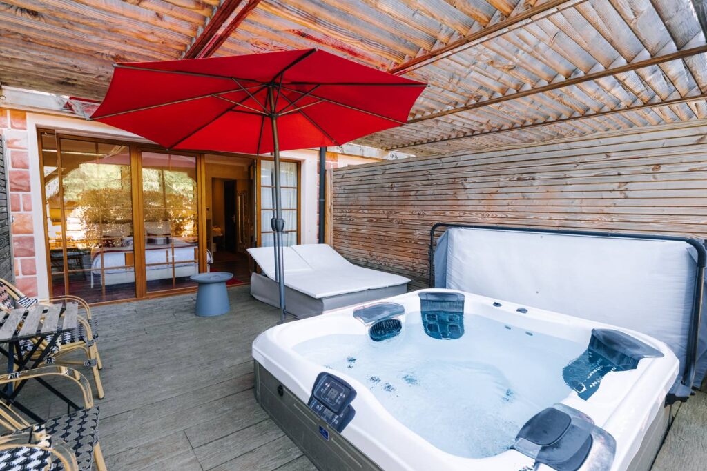 Chambre romantique avec jacuzzi privatif – Hôtel Spa Jungholtz