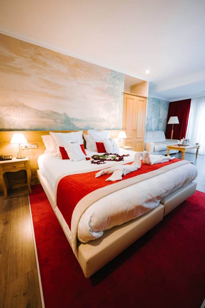 Chambre romantique avec jacuzzi privatif – Hôtel Spa Jungholtz