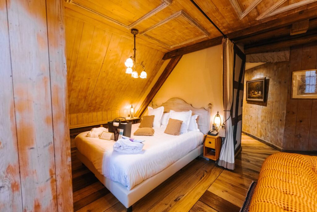 Chambre typique alsacienne – Hôtel Spa Les Violettes