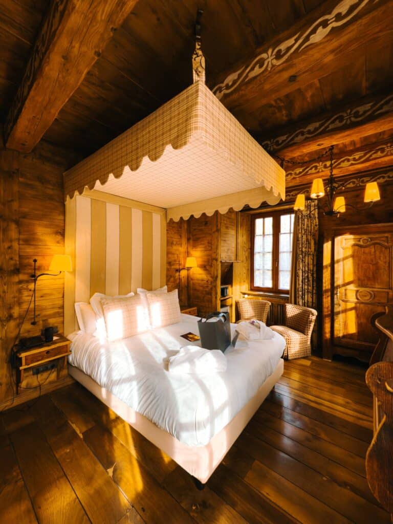 Chambre typique alsacienne – Hôtel Spa Les Violettes