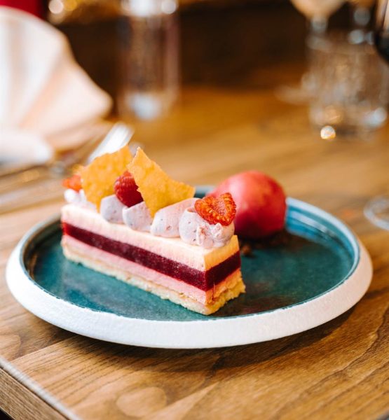 restaurant dessert entremets framboise sorbet