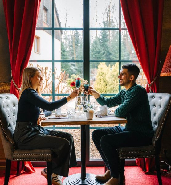 restaurant diner romantique couple